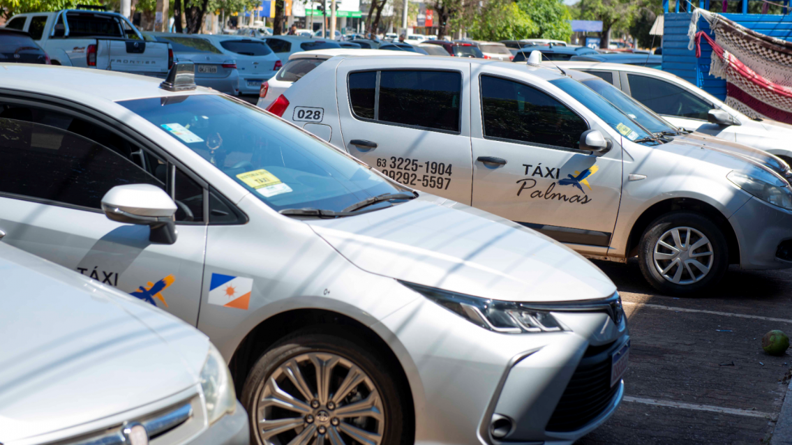 Taxistas já podem marcar agendamento para vistoria a partir do dia 19