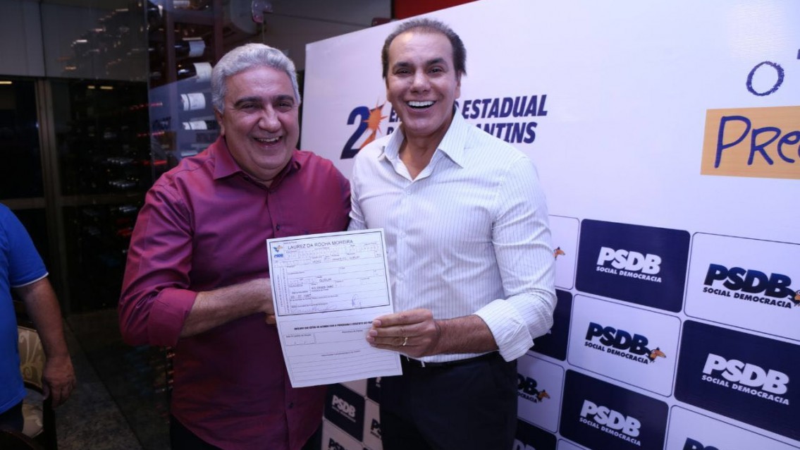 Senador Ataídes Oliveira filia 20 prefeitos no PSDB do TO