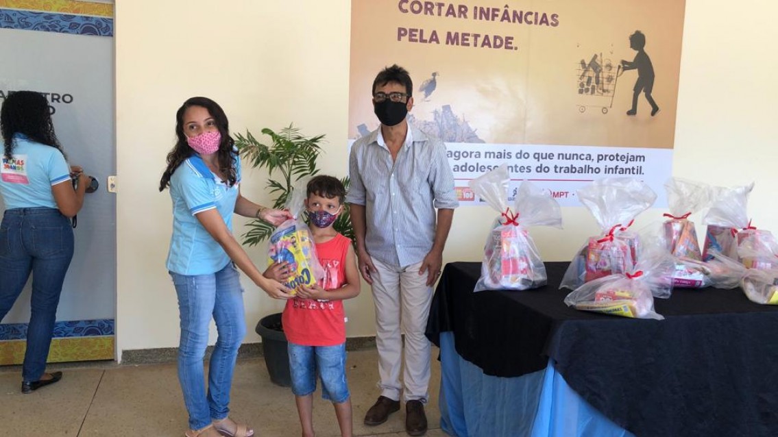Peti Palmas realiza ação voltada ao combate do trabalho infantil